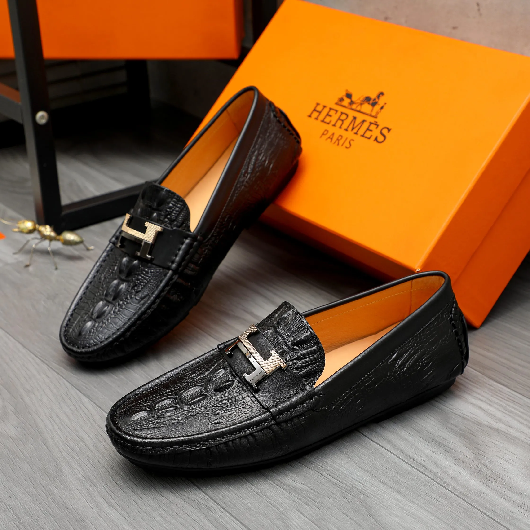 Men's shoes 💰380 Product trademark: HERMES "Hermès" casual slip-on shoes Regular size: 38-45 (45 is custom-made and non-returnable) Product materials: Selected embossed cowhide upper, pigskin lining, rubber outsole